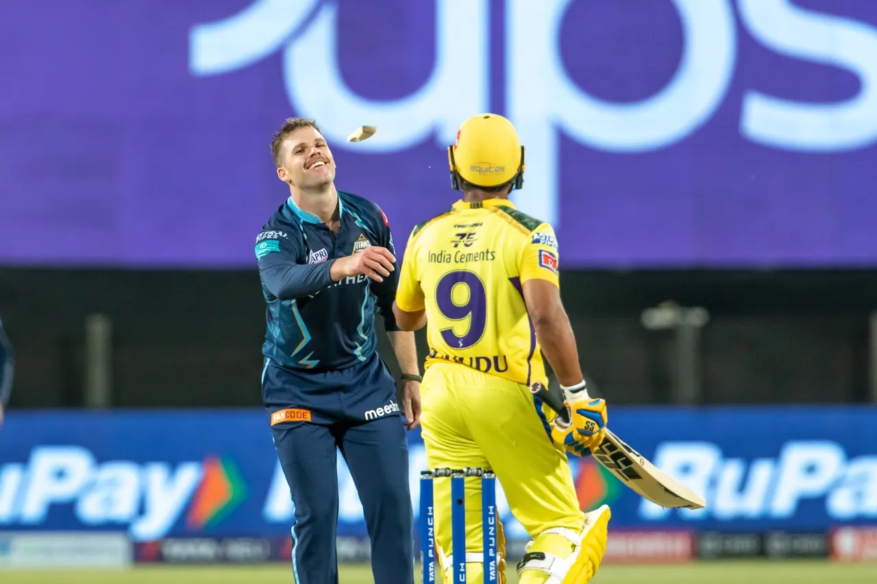 IPL 2022, GT vs CSK| Twitter reacts as Lockie Ferguson's spicy yorker breaks Ambati Rayudu’s bat