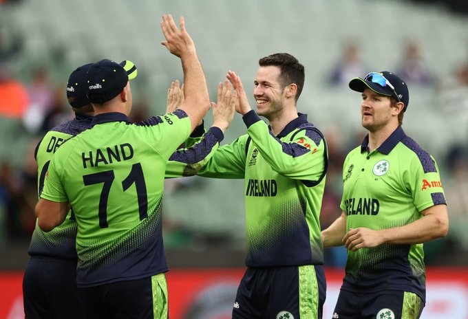 ICC World T20 | Twitter reacts as Barry McCarthy earns standing ovation from Gabba crowd with outrageous fielding effort 