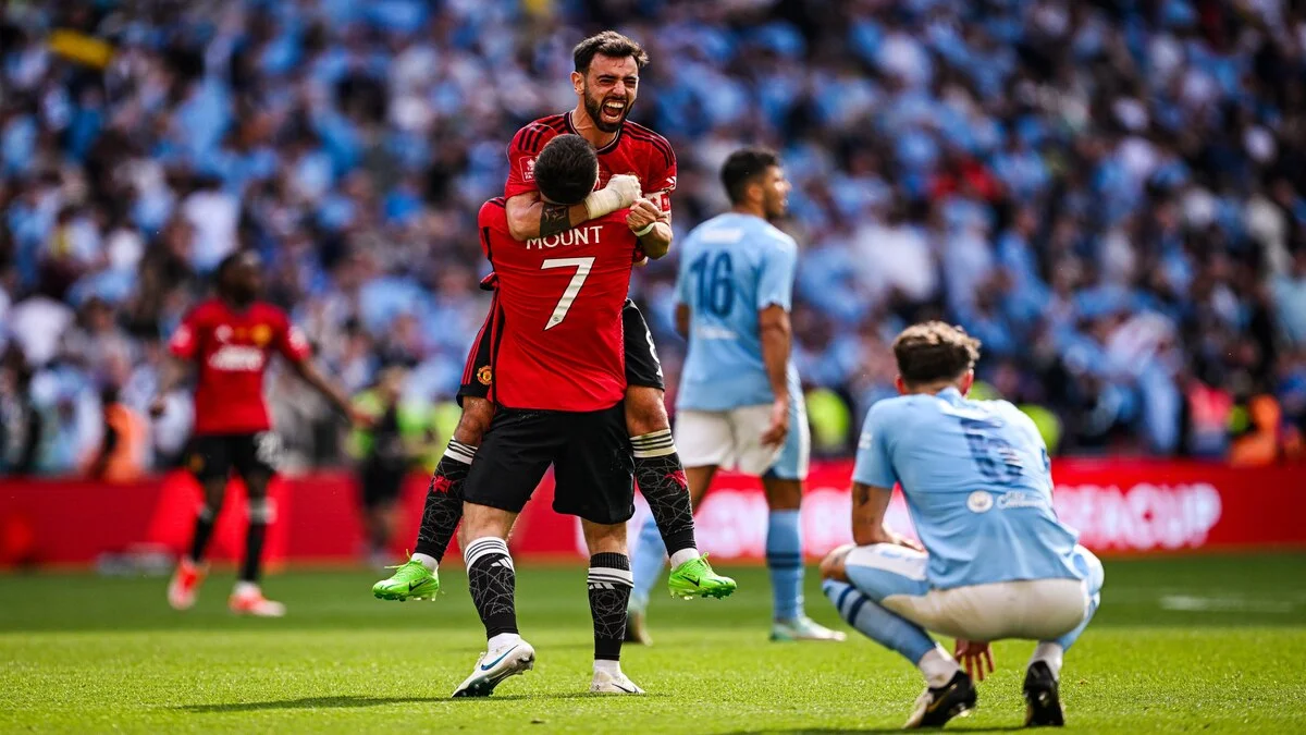 Manchester United Edges Past Rivals City in Crucial Premier League Encounter