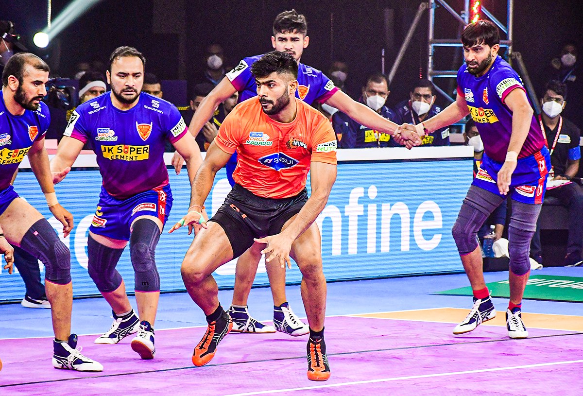 Pro Kabaddi | Defending champions Bengal Warriors take on Dabang Delhi, UP Yoddha up against Gujarat Giants