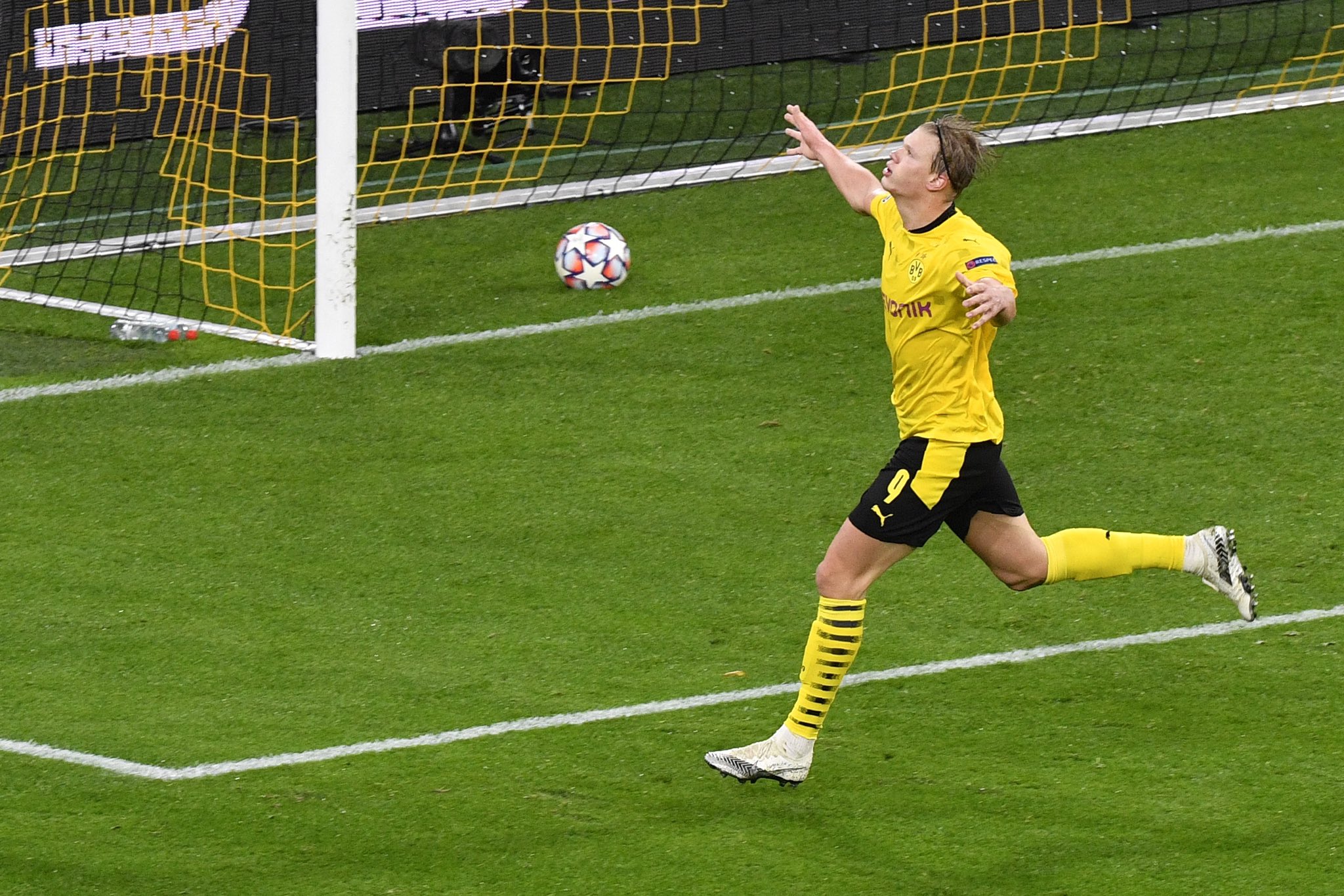 Only maximum of ten clubs in the world can afford to buy Erling Haaland, proclaims Mino Raiola